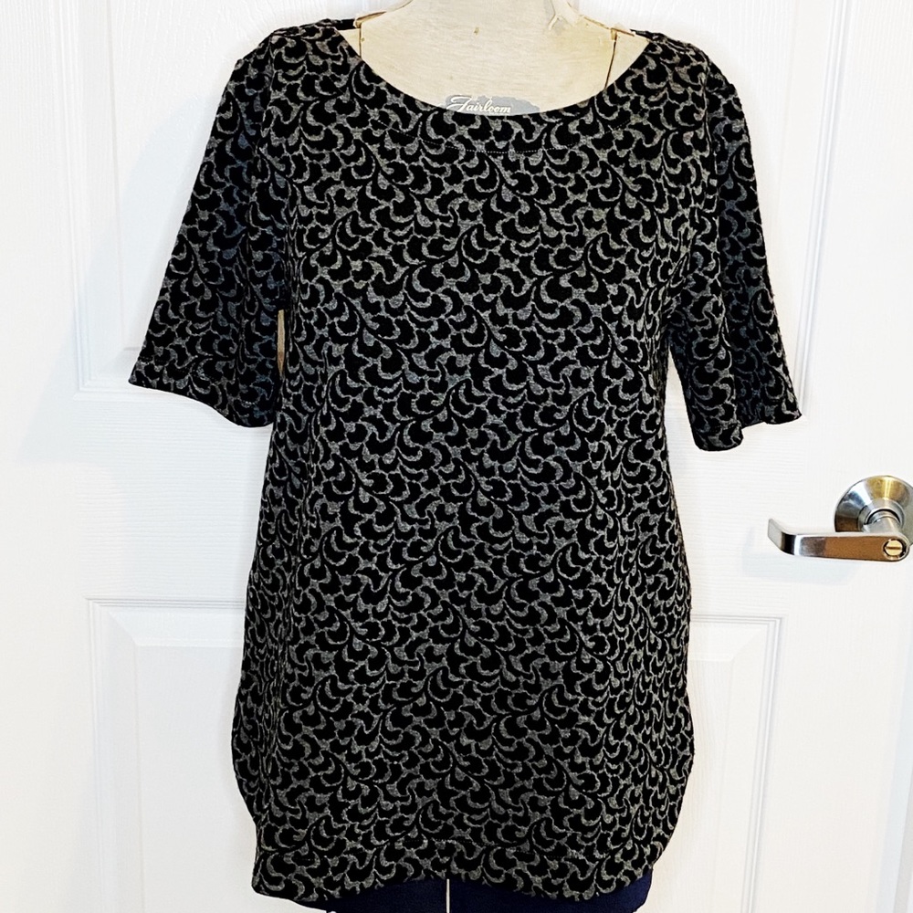 NWT LOFT Textured Short Sleeve Top F27